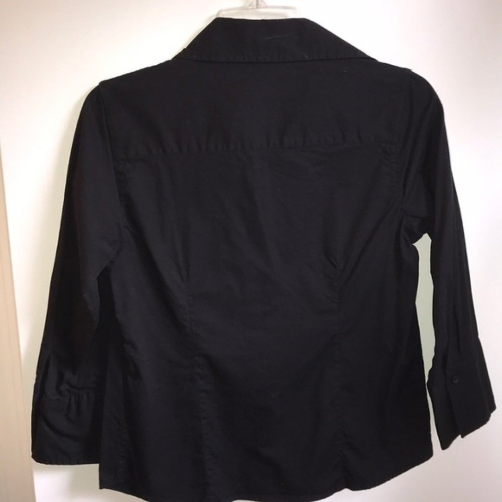 Black sleeve buttoned shirt
